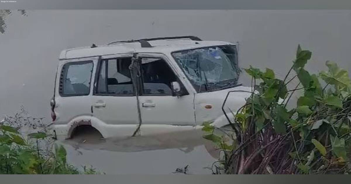 Bihar: 5 drown after car plunges into canal in Chhapra